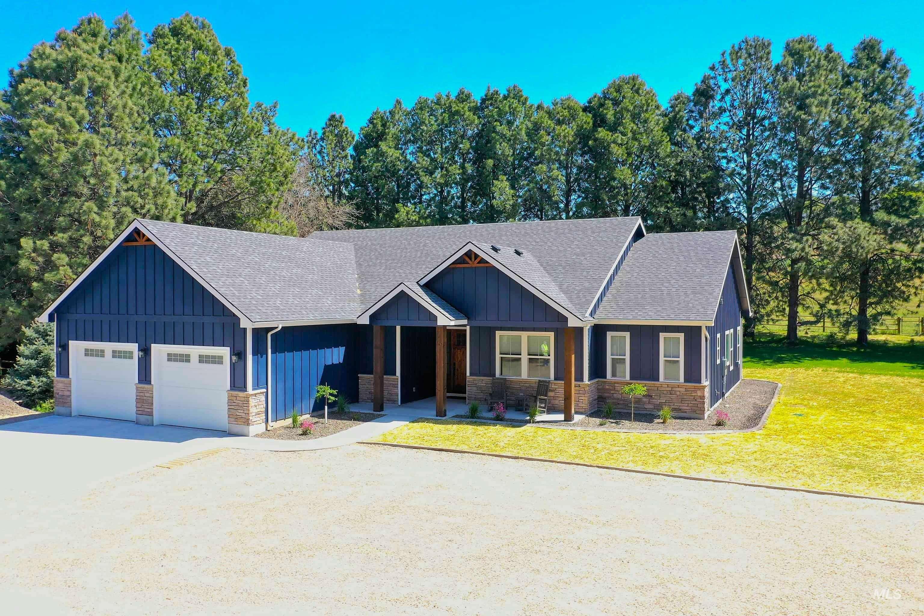 3748 Apache Rd, New Plymouth, Idaho 83655, 4 Bedrooms, 2.5 Bathrooms, Residential For Sale, Price $995,000,MLS 98985136