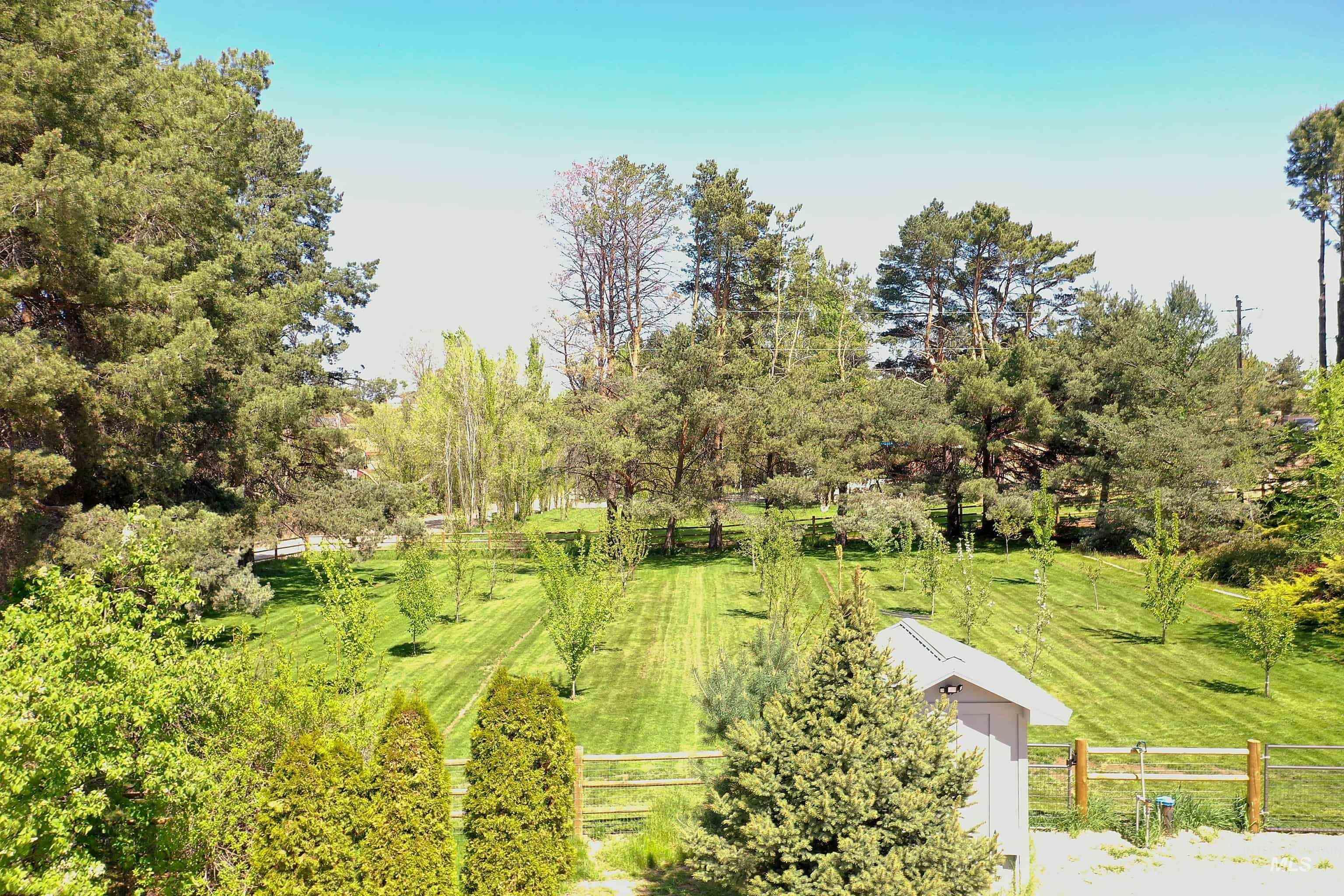 3748 Apache Rd, New Plymouth, Idaho 83655, 4 Bedrooms, 2.5 Bathrooms, Residential For Sale, Price $995,000,MLS 98985136