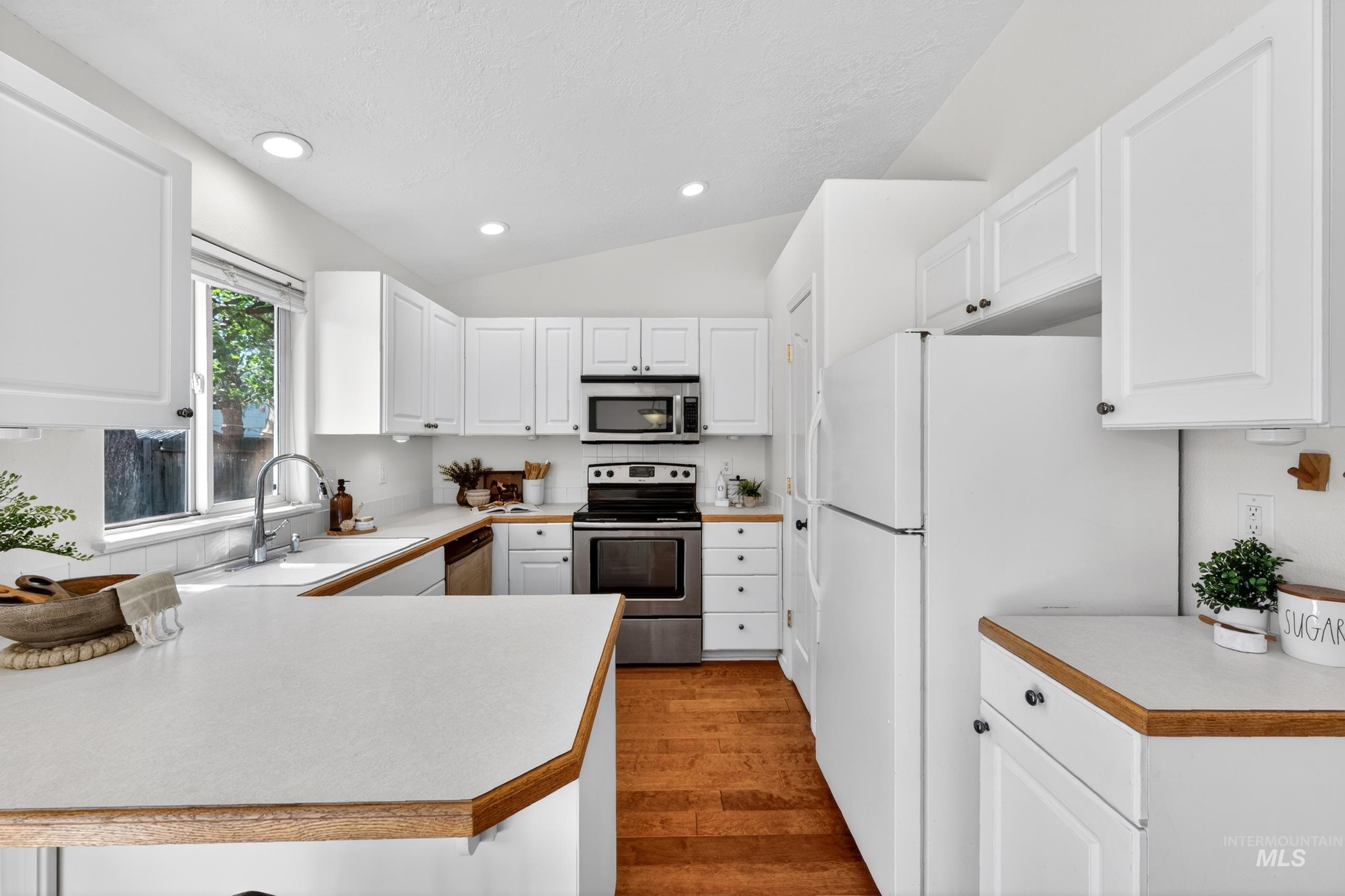 6730 N Waterlilly Way, Boise, Idaho 83714, 3 Bedrooms, 2 Bathrooms, Residential For Sale, Price $465,000, 98985142