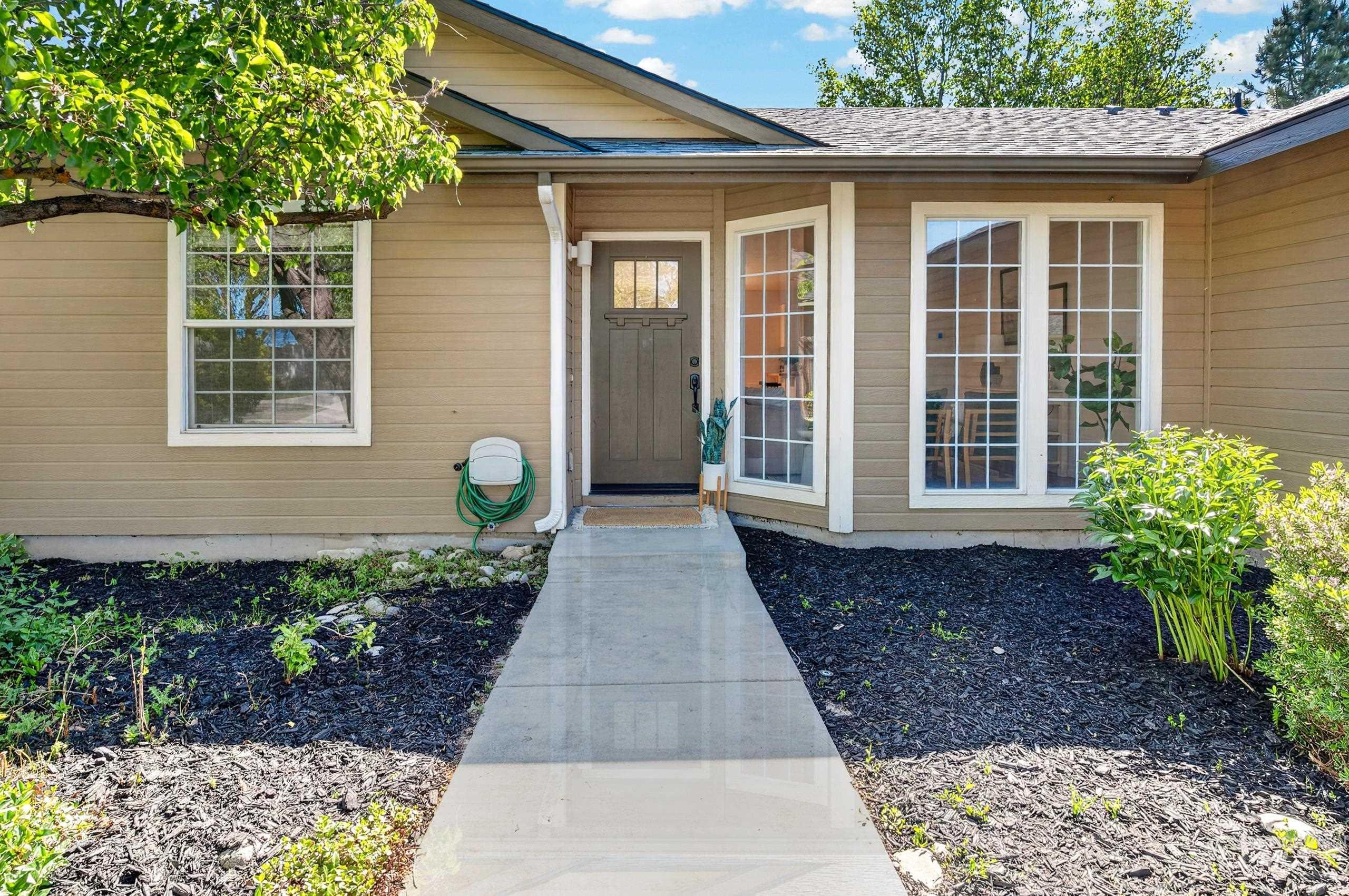 6730 N Waterlilly Way, Boise, Idaho 83714, 3 Bedrooms, 2 Bathrooms, Residential For Sale, Price $465,000, 98985142