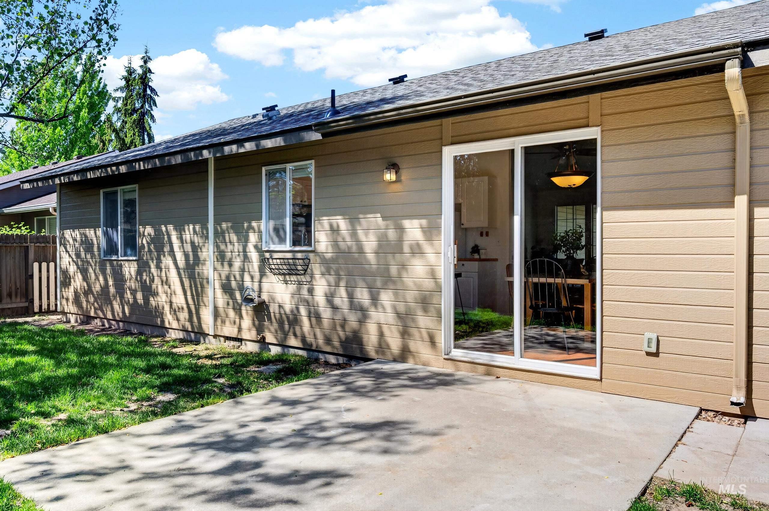 6730 N Waterlilly Way, Boise, Idaho 83714, 3 Bedrooms, 2 Bathrooms, Residential For Sale, Price $465,000, 98985142