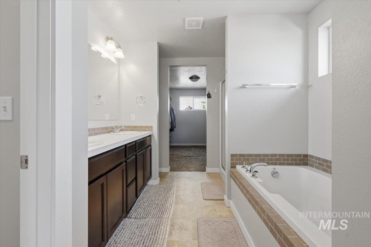 11124 W Bodie River Loop, Nampa, Idaho 83686, 4 Bedrooms, 2.5 Bathrooms, Residential For Sale, Price $515,000, 98985143