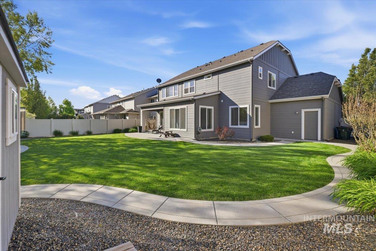 2482 E Taormina, Meridian, Idaho 83642-5181, 5 Bedrooms, 3 Bathrooms, Residential For Sale, Price $774,900,MLS 98985145