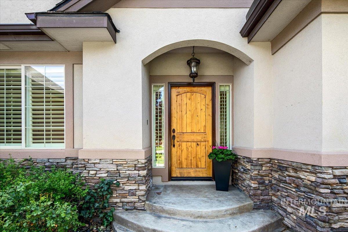 2487 W Ladle Rapids Sst., Meridian, Idaho 83646, 4 Bedrooms, 3.5 Bathrooms, Residential For Sale, Price $969,500,MLS 98985150
