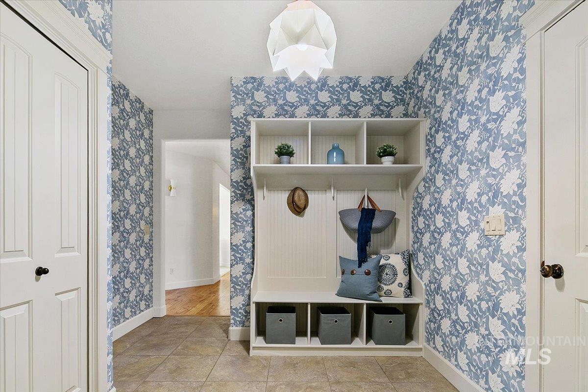 2487 W Ladle Rapids Sst., Meridian, Idaho 83646, 4 Bedrooms, 3.5 Bathrooms, Residential For Sale, Price $969,500,MLS 98985150