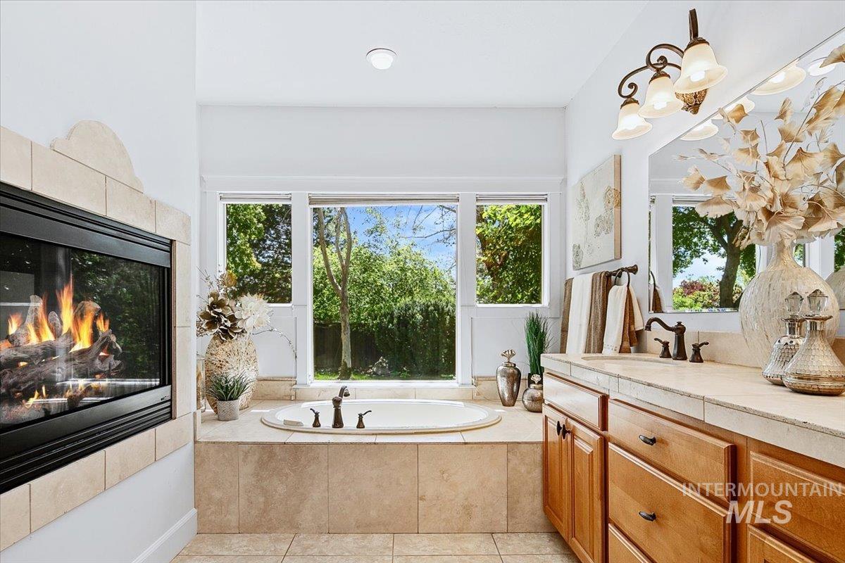 2487 W Ladle Rapids Sst., Meridian, Idaho 83646, 4 Bedrooms, 3.5 Bathrooms, Residential For Sale, Price $969,500,MLS 98985150