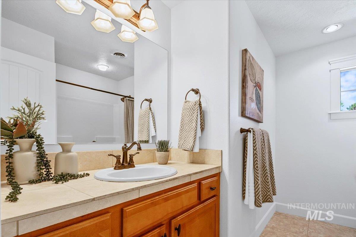 2487 W Ladle Rapids Sst., Meridian, Idaho 83646, 4 Bedrooms, 3.5 Bathrooms, Residential For Sale, Price $969,500,MLS 98985150