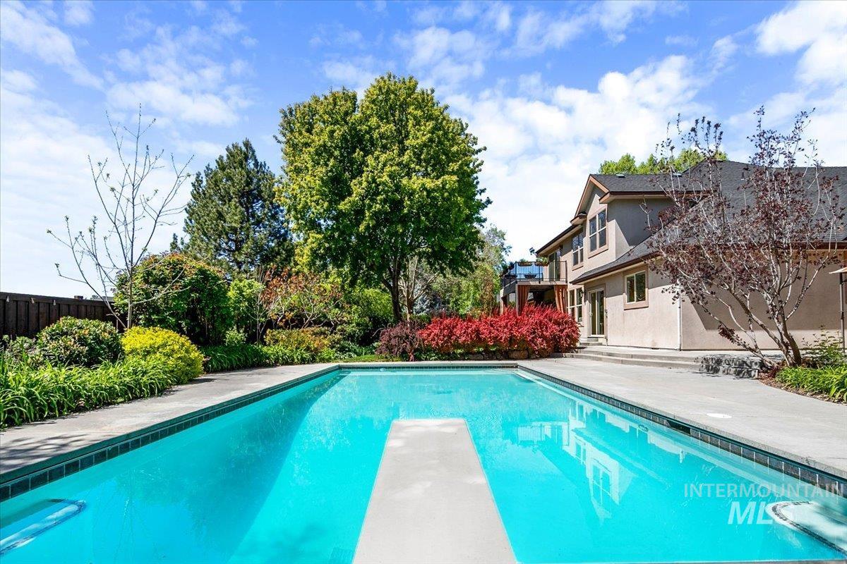 2487 W Ladle Rapids Sst., Meridian, Idaho 83646, 4 Bedrooms, 3.5 Bathrooms, Residential For Sale, Price $969,500,MLS 98985150
