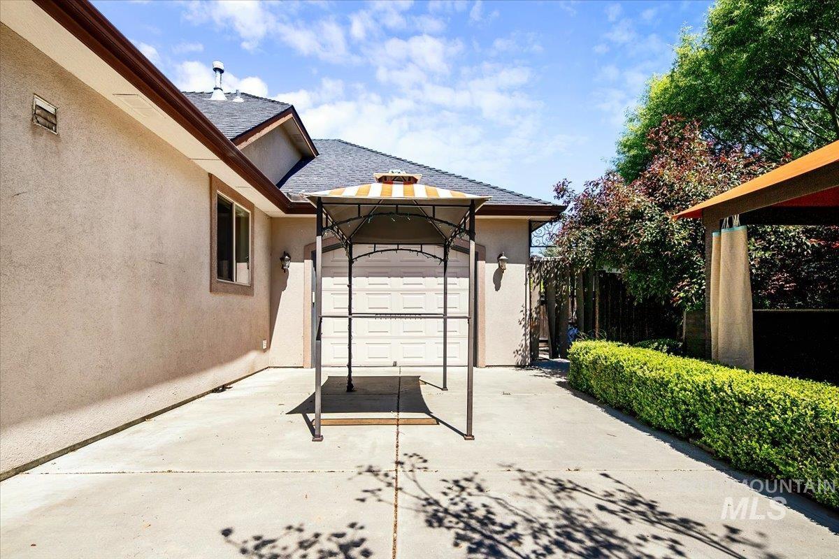 2487 W Ladle Rapids Sst., Meridian, Idaho 83646, 4 Bedrooms, 3.5 Bathrooms, Residential For Sale, Price $969,500,MLS 98985150