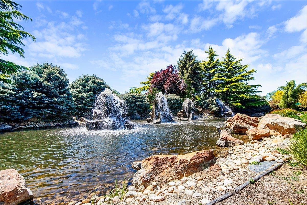 2487 W Ladle Rapids Sst., Meridian, Idaho 83646, 4 Bedrooms, 3.5 Bathrooms, Residential For Sale, Price $969,500,MLS 98985150