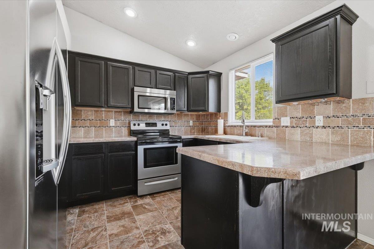 344 W Farmall, Kuna, Idaho 83634, 3 Bedrooms, 2 Bathrooms, Residential For Sale, Price $345,000,MLS 98985153