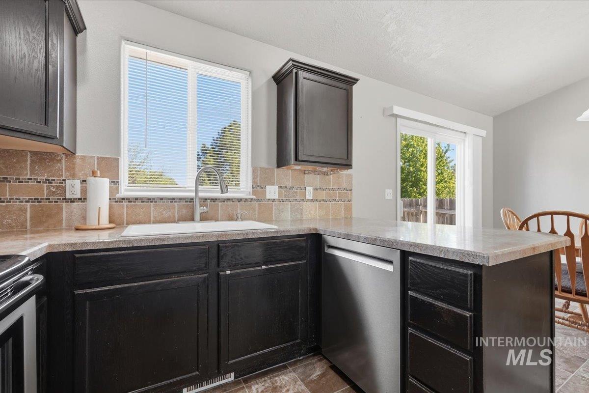 344 W Farmall, Kuna, Idaho 83634, 3 Bedrooms, 2 Bathrooms, Residential For Sale, Price $345,000,MLS 98985153