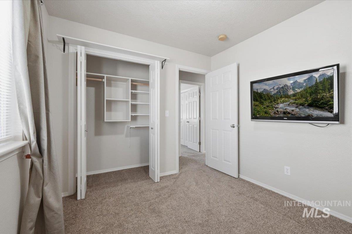 344 W Farmall, Kuna, Idaho 83634, 3 Bedrooms, 2 Bathrooms, Residential For Sale, Price $345,000,MLS 98985153