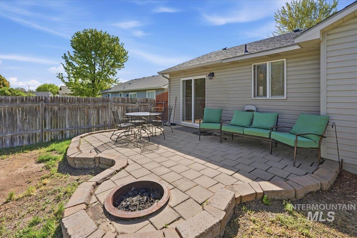 344 W Farmall, Kuna, Idaho 83634, 3 Bedrooms, 2 Bathrooms, Residential For Sale, Price $345,000,MLS 98985153