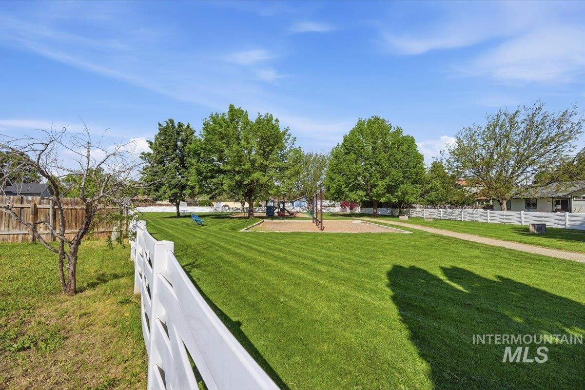344 W Farmall, Kuna, Idaho 83634, 3 Bedrooms, 2 Bathrooms, Residential For Sale, Price $345,000,MLS 98985153
