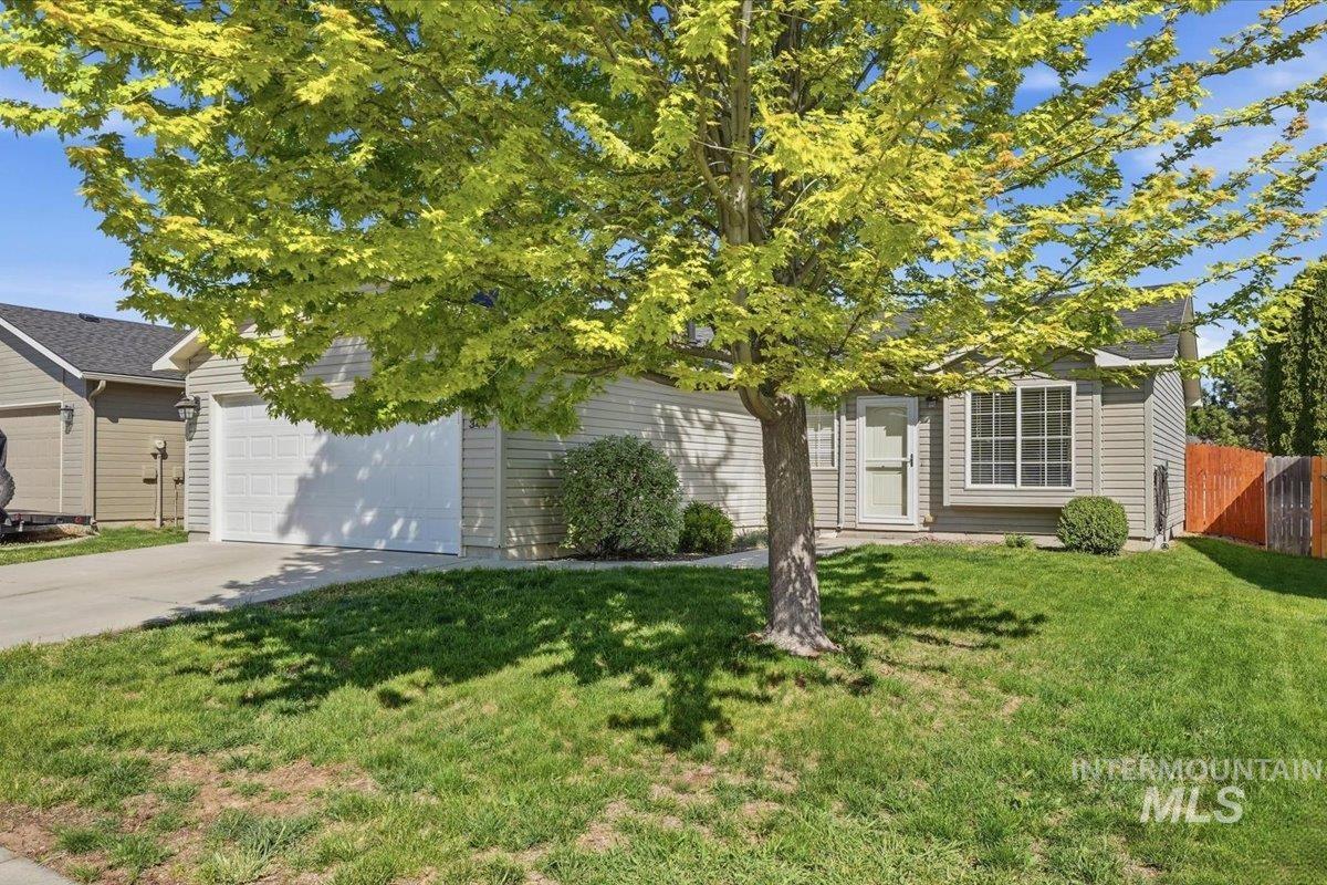 344 W Farmall, Kuna, Idaho 83634, 3 Bedrooms, 2 Bathrooms, Residential For Sale, Price $345,000,MLS 98985153