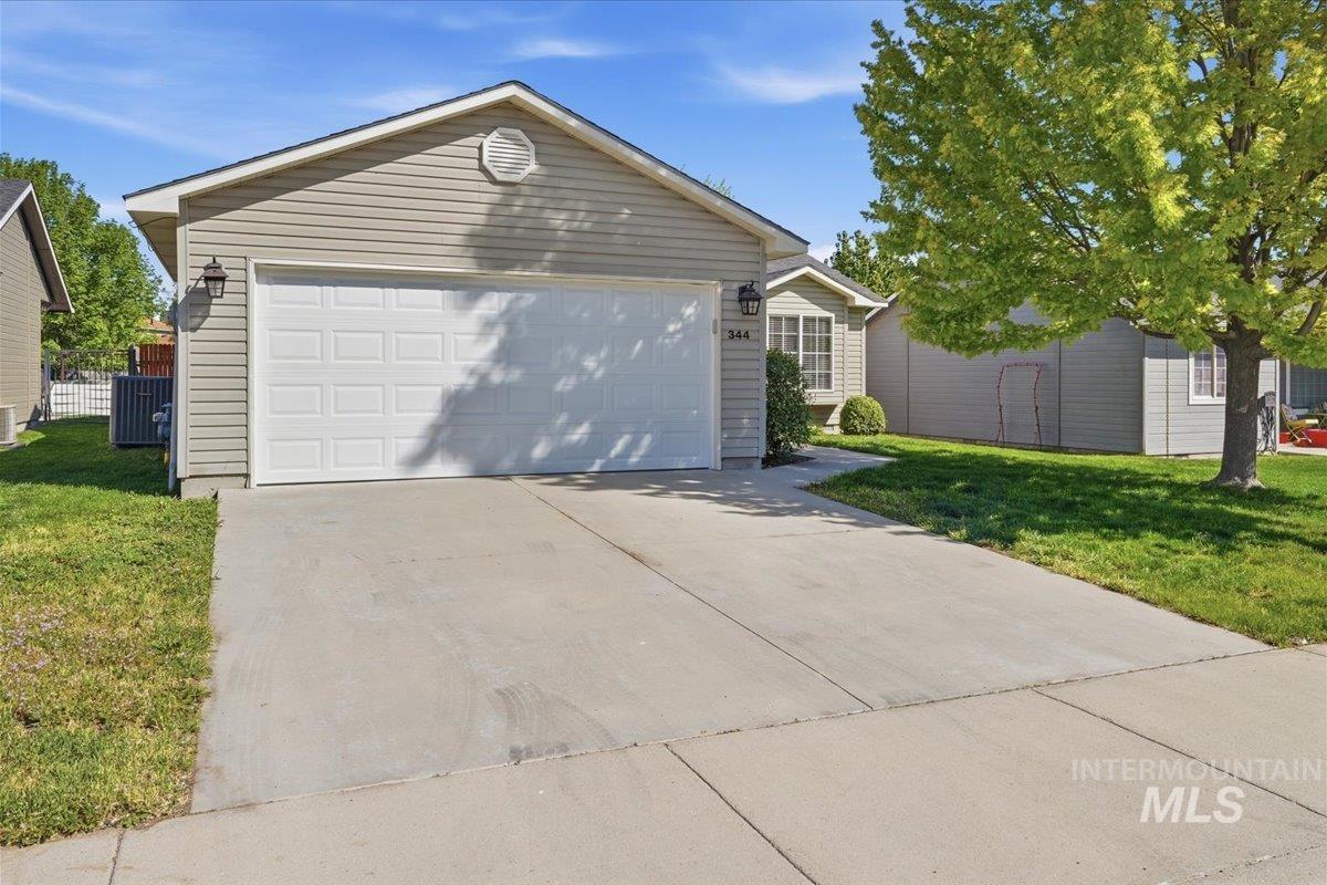 344 W Farmall, Kuna, Idaho 83634, 3 Bedrooms, 2 Bathrooms, Residential For Sale, Price $345,000,MLS 98985153