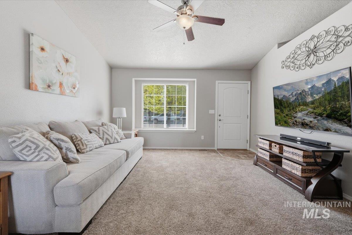 344 W Farmall, Kuna, Idaho 83634, 3 Bedrooms, 2 Bathrooms, Residential For Sale, Price $345,000,MLS 98985153