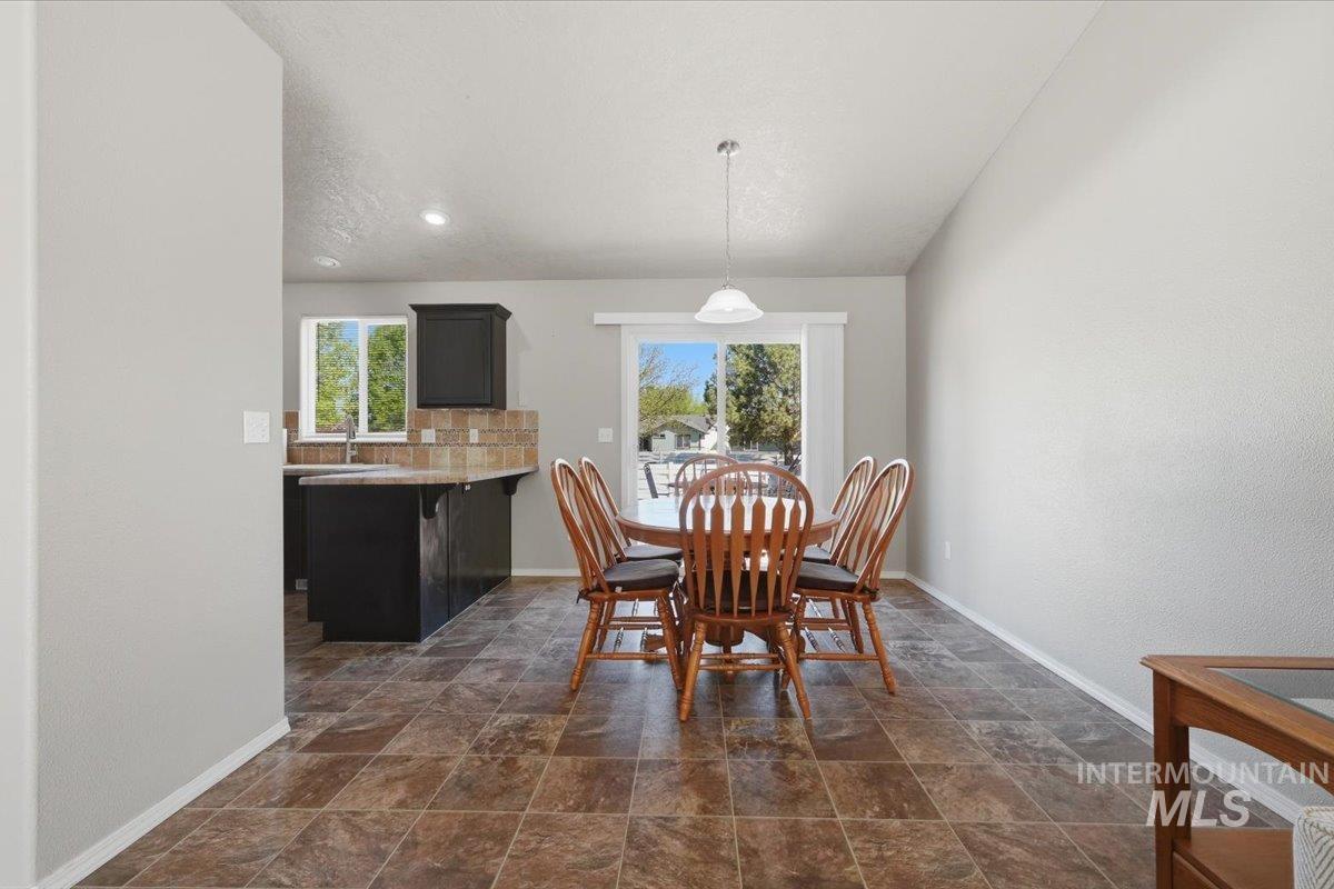 344 W Farmall, Kuna, Idaho 83634, 3 Bedrooms, 2 Bathrooms, Residential For Sale, Price $345,000,MLS 98985153