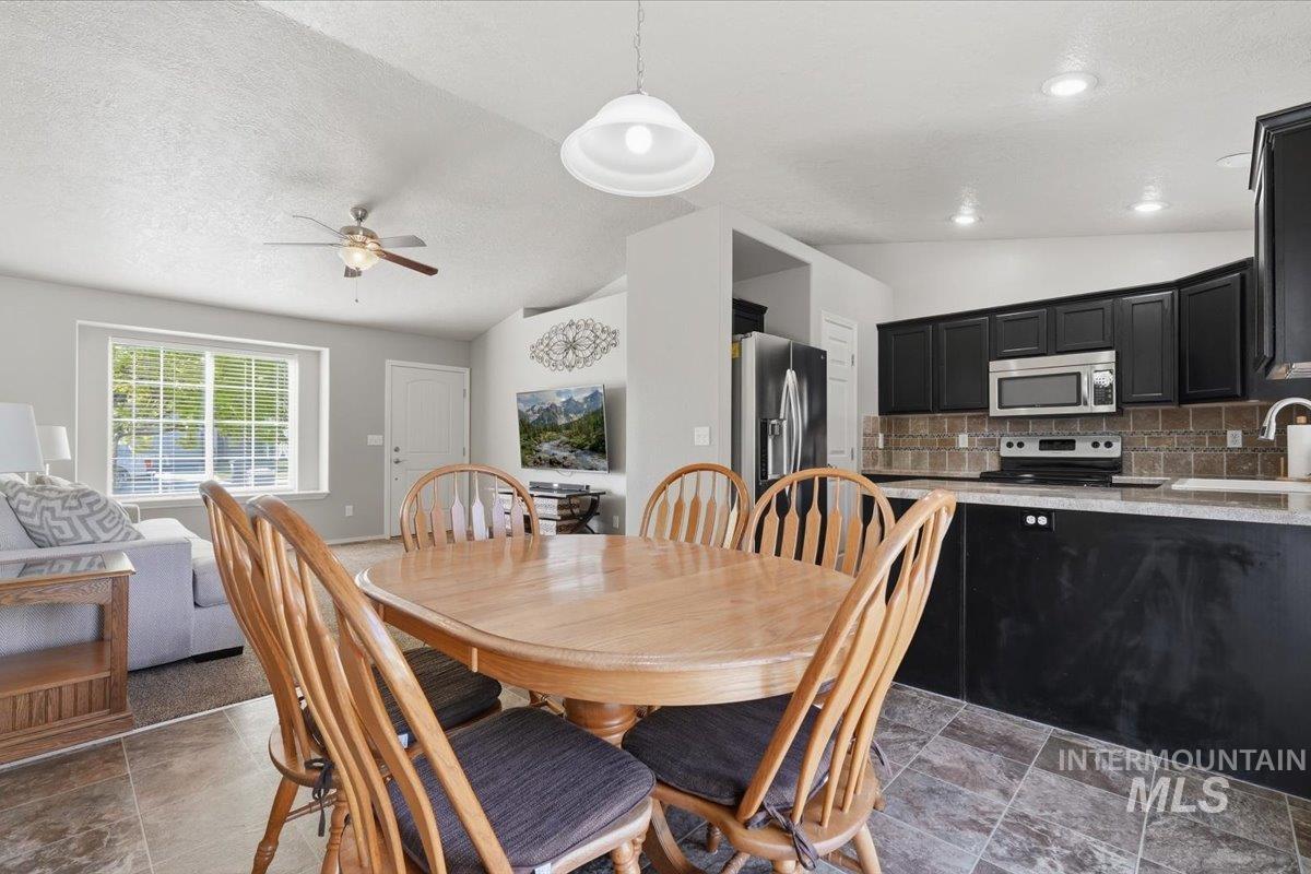 344 W Farmall, Kuna, Idaho 83634, 3 Bedrooms, 2 Bathrooms, Residential For Sale, Price $345,000,MLS 98985153