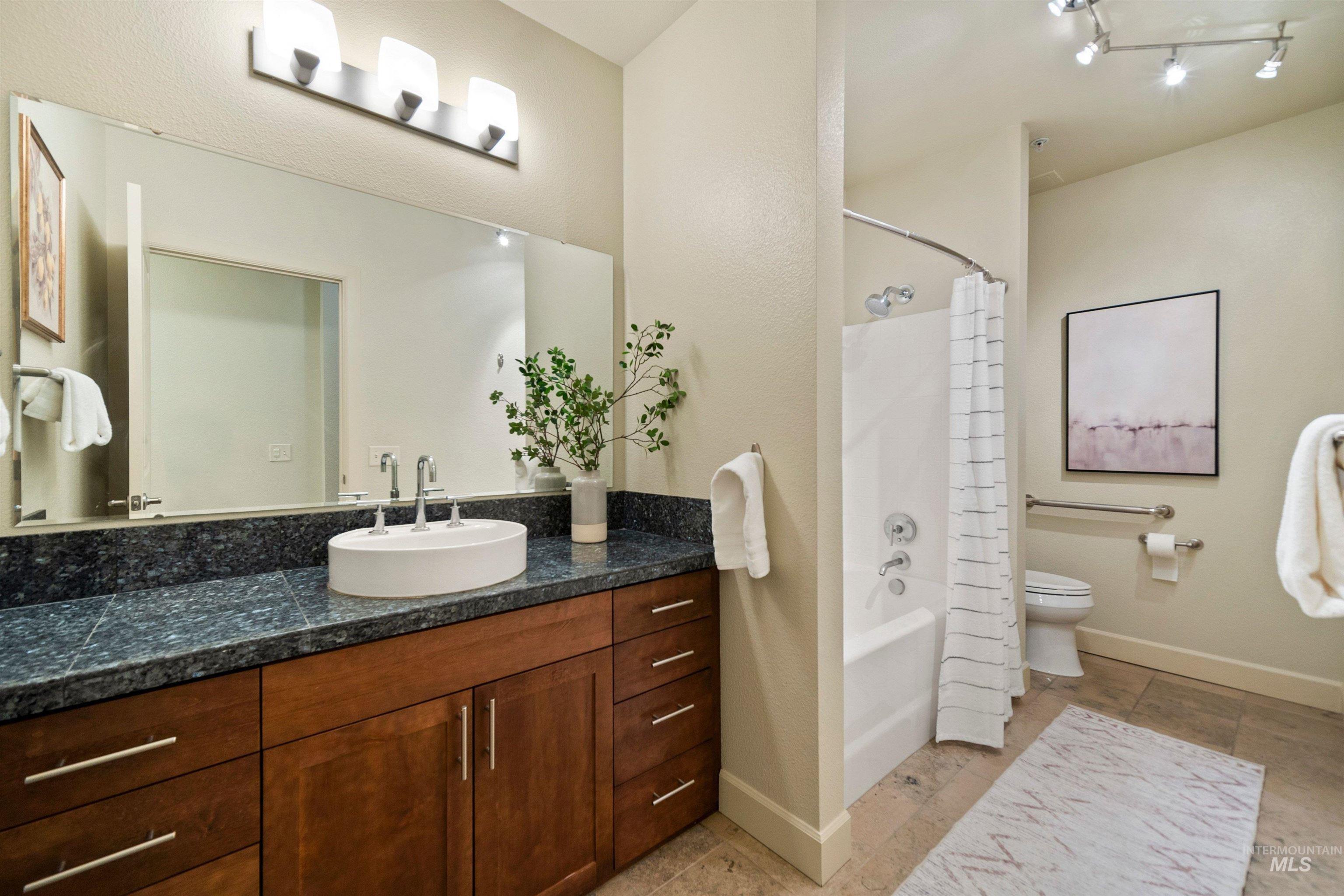 412 S 13th Street, Boise, Idaho 83702, 2 Bedrooms, 2 Bathrooms, Residential For Sale, Price $675,000,MLS 98985157