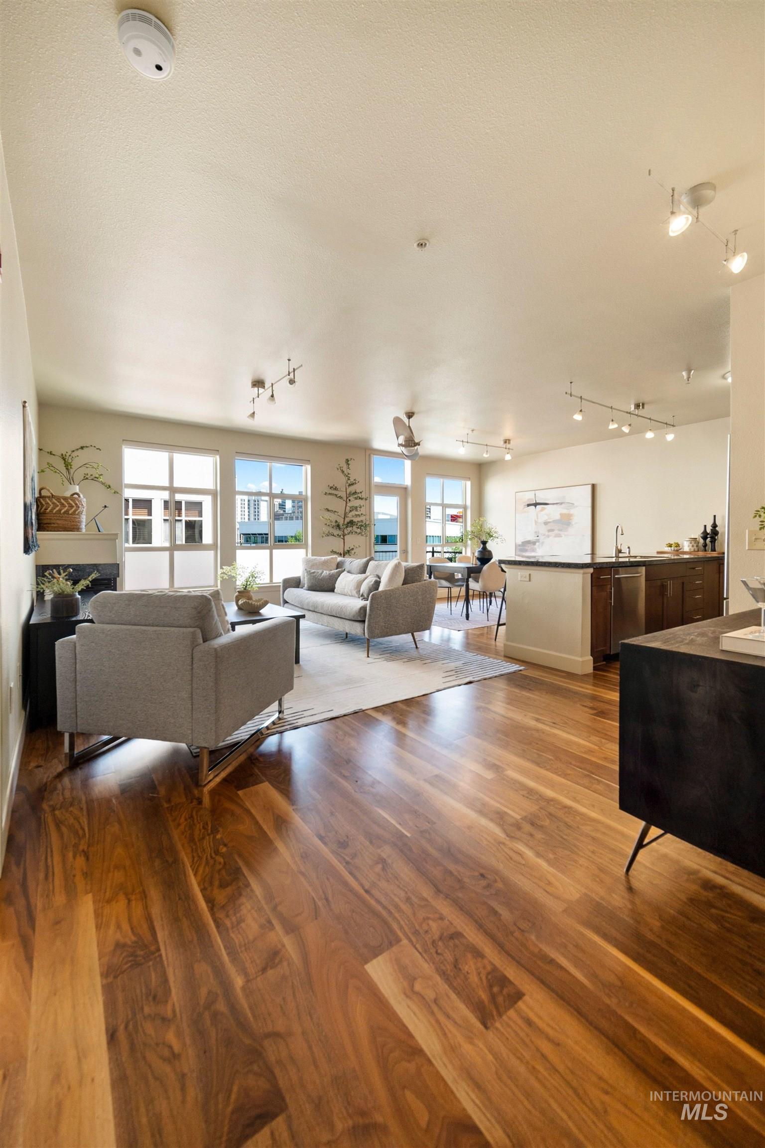412 S 13th Street, Boise, Idaho 83702, 2 Bedrooms, 2 Bathrooms, Residential For Sale, Price $675,000,MLS 98985157