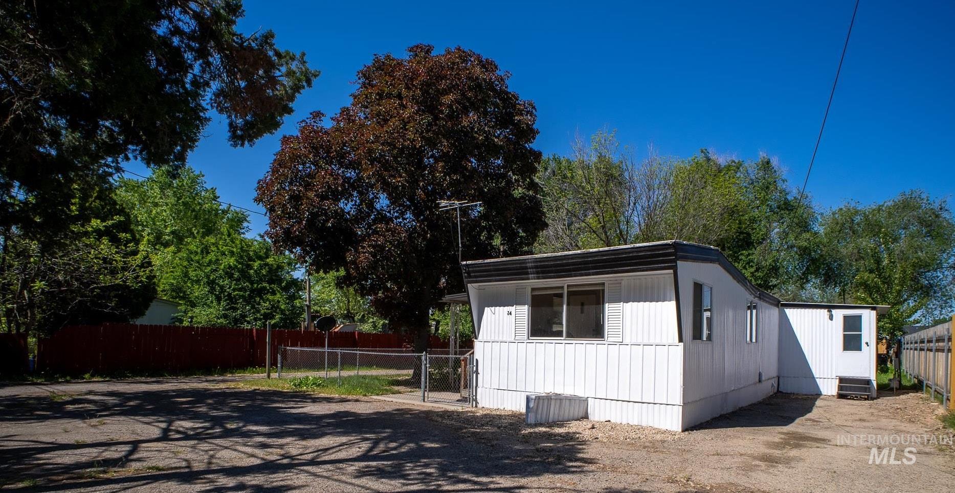 3037 N Kimball St, Boise, Idaho 83704, 2 Bedrooms, 1 Bathroom, Residential For Sale, Price $69,000,MLS 98985158