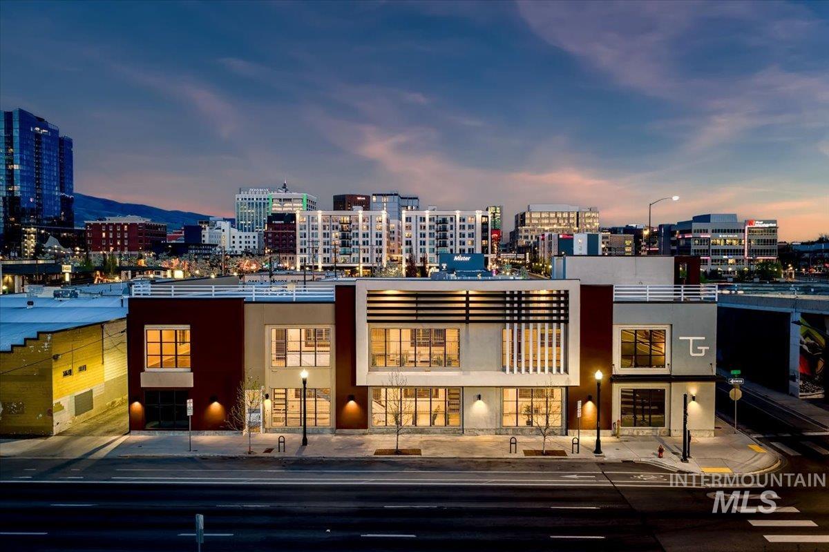 1424 W Front St, Boise, Idaho 83702, 2 Bedrooms, 2 Bathrooms, Residential For Sale, Price $597,000, 98985160