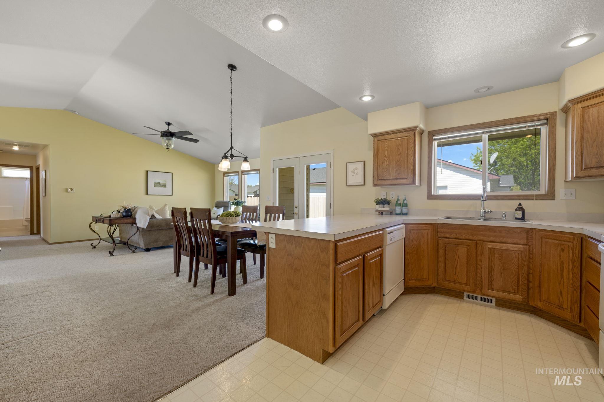 3114 Sunridge Dr, Caldwell, Idaho 83605, 3 Bedrooms, 2 Bathrooms, Residential For Sale, Price $340,000,MLS 98985168
