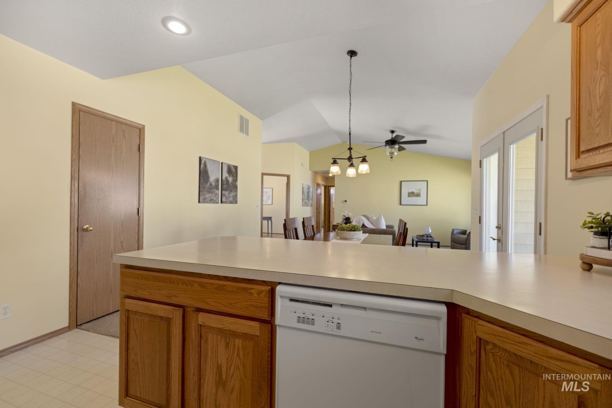 3114 Sunridge Dr, Caldwell, Idaho 83605, 3 Bedrooms, 2 Bathrooms, Residential For Sale, Price $340,000,MLS 98985168