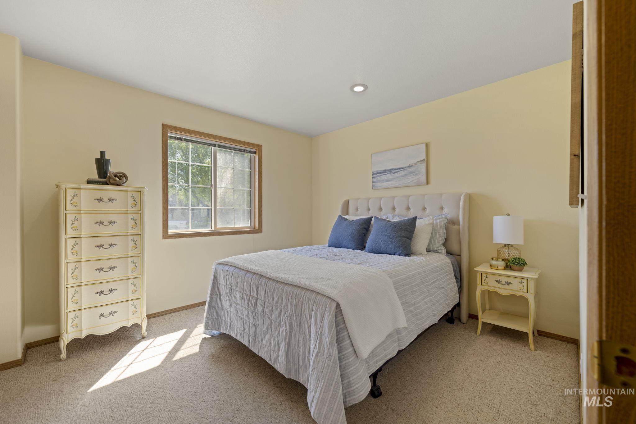3114 Sunridge Dr, Caldwell, Idaho 83605, 3 Bedrooms, 2 Bathrooms, Residential For Sale, Price $340,000,MLS 98985168