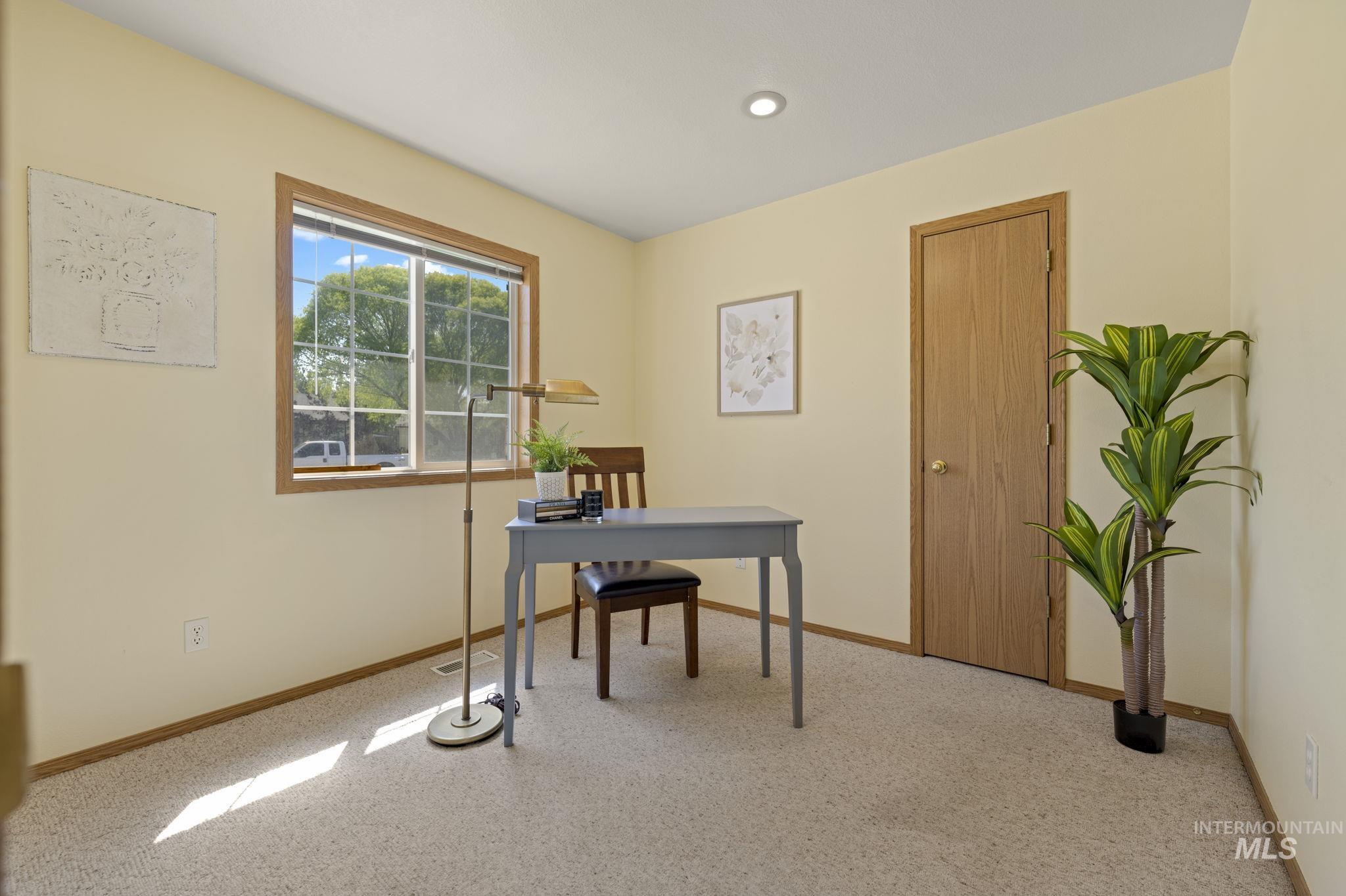 3114 Sunridge Dr, Caldwell, Idaho 83605, 3 Bedrooms, 2 Bathrooms, Residential For Sale, Price $340,000,MLS 98985168