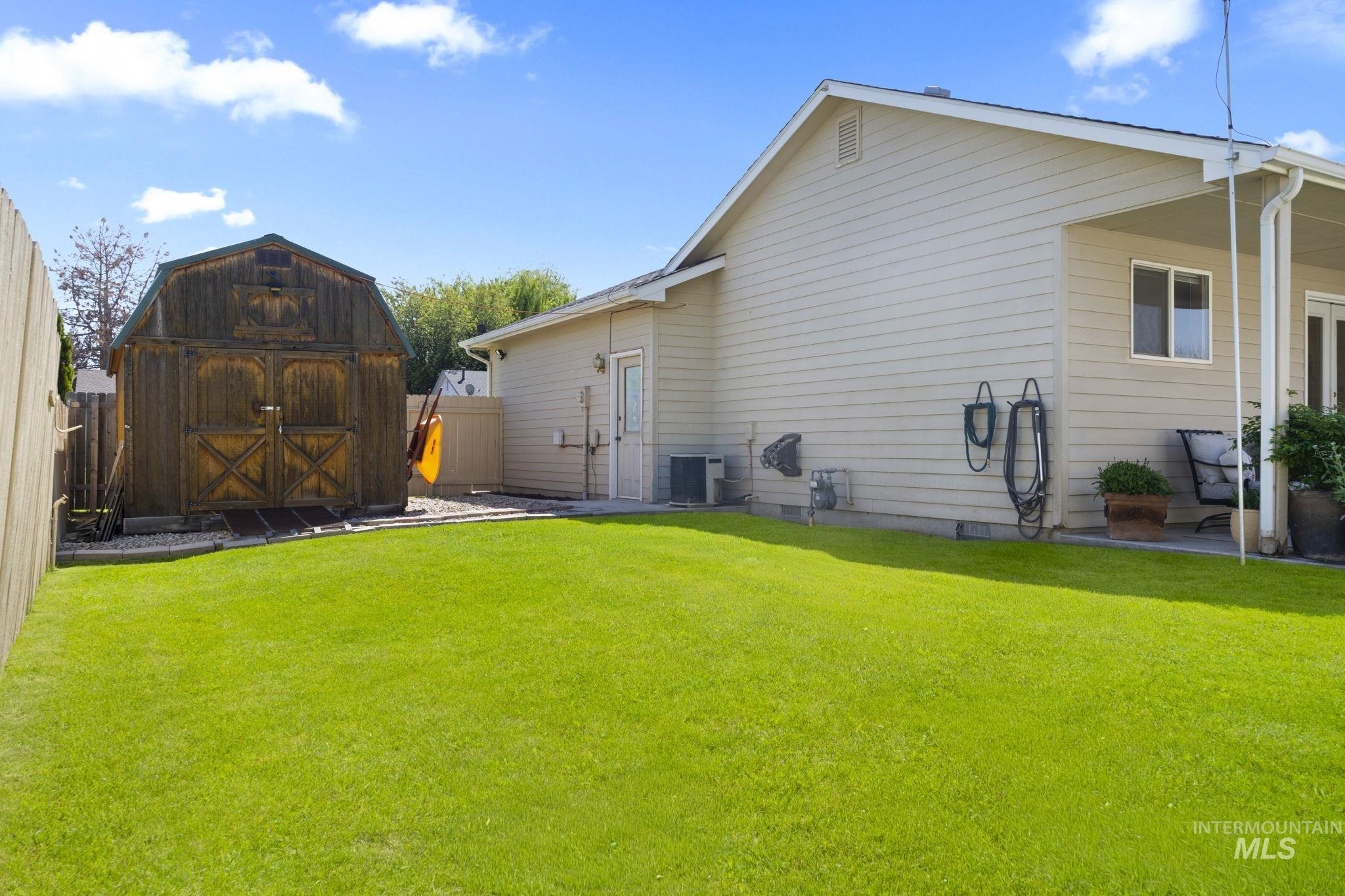 3114 Sunridge Dr, Caldwell, Idaho 83605, 3 Bedrooms, 2 Bathrooms, Residential For Sale, Price $340,000,MLS 98985168