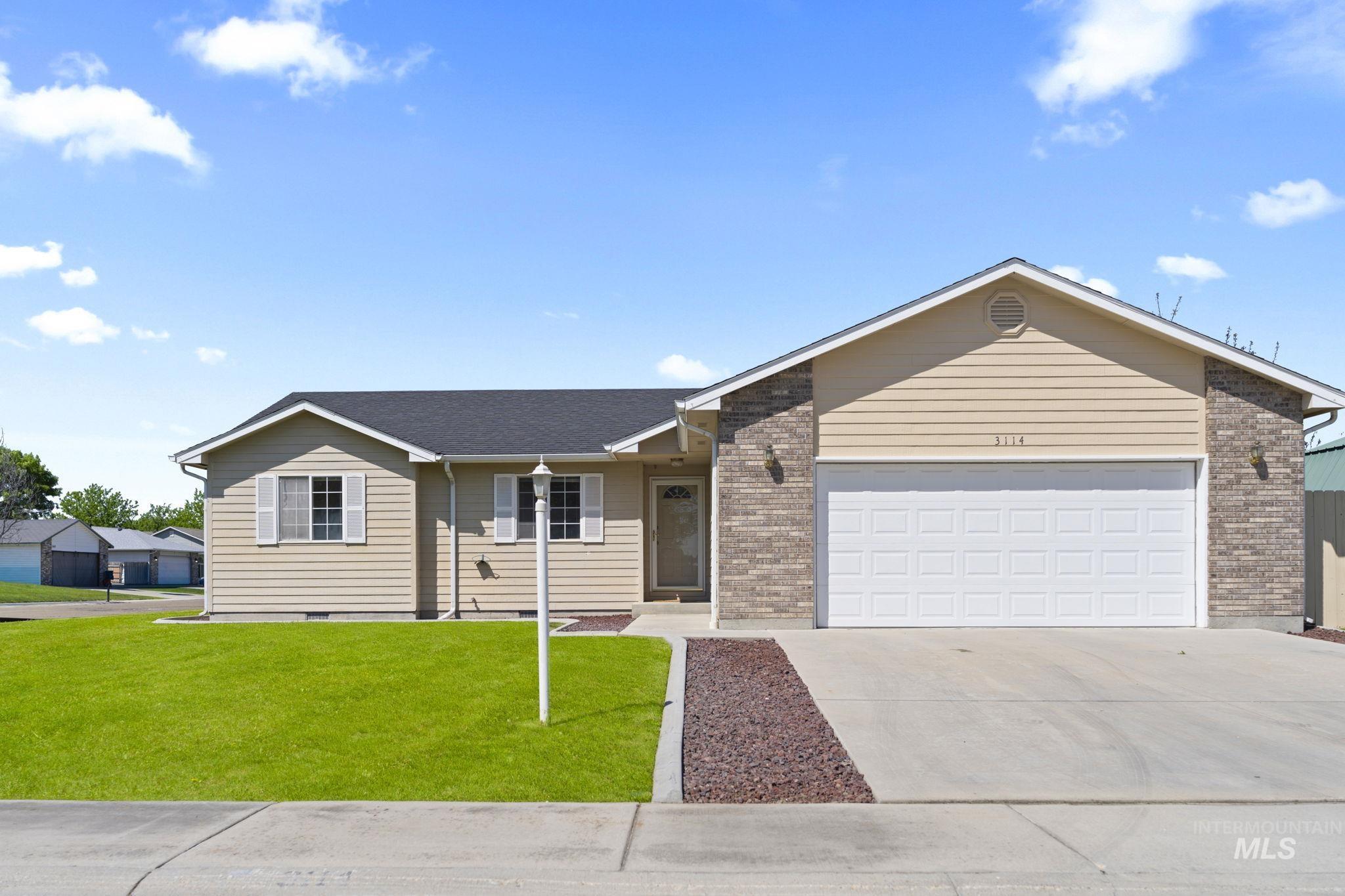 3114 Sunridge Dr, Caldwell, Idaho 83605, 3 Bedrooms, 2 Bathrooms, Residential For Sale, Price $340,000,MLS 98985168
