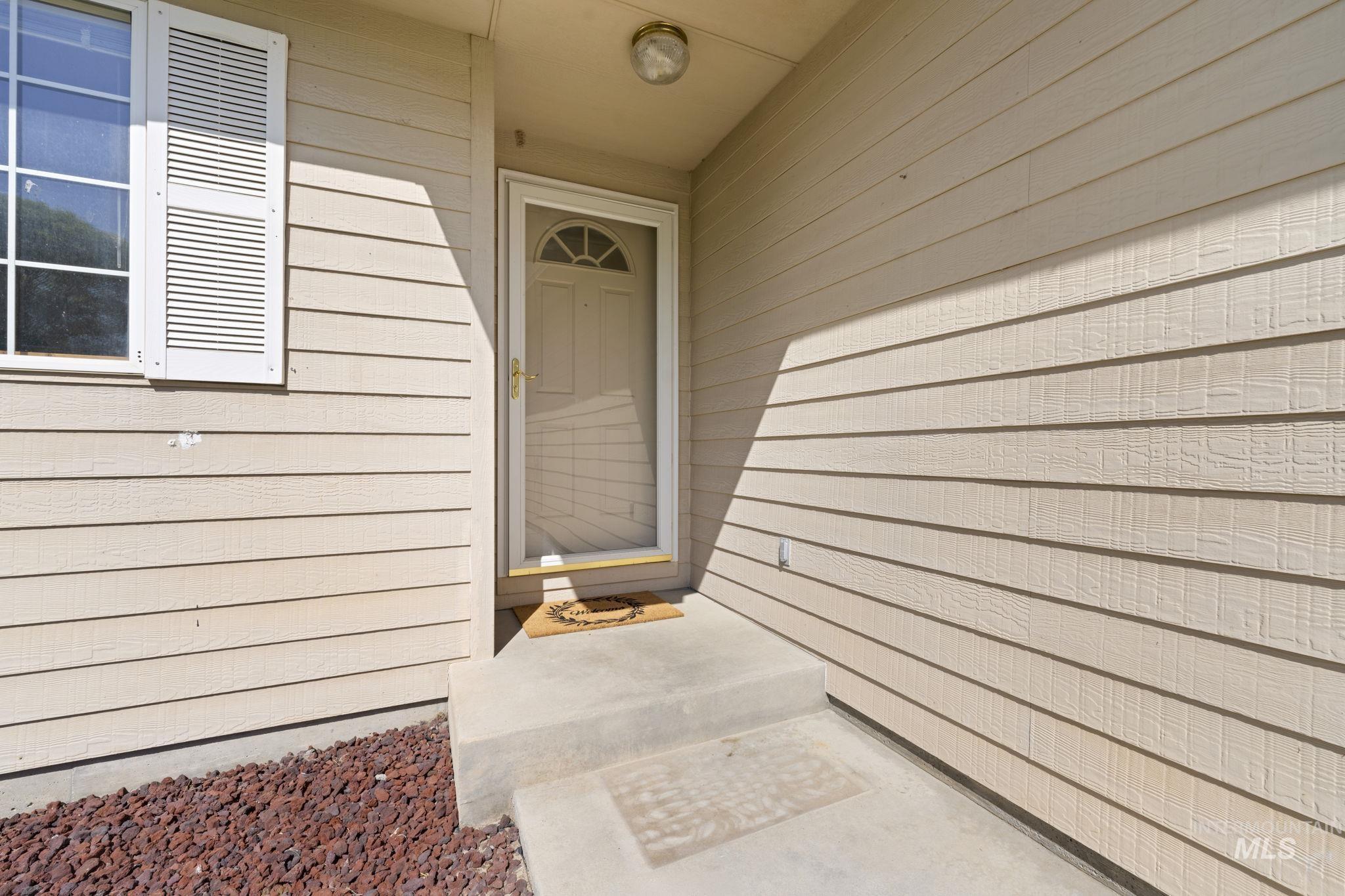 3114 Sunridge Dr, Caldwell, Idaho 83605, 3 Bedrooms, 2 Bathrooms, Residential For Sale, Price $340,000,MLS 98985168