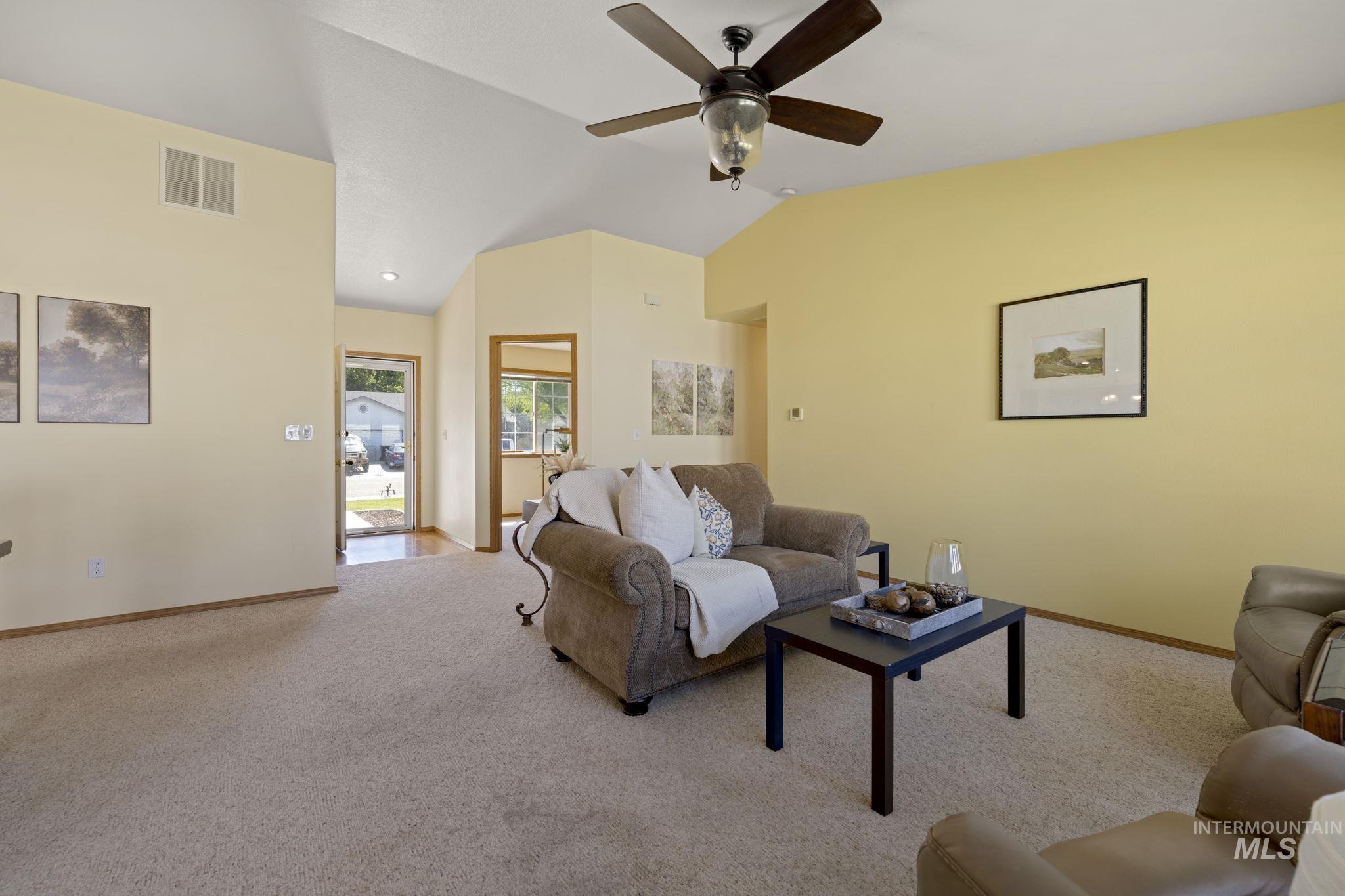 3114 Sunridge Dr, Caldwell, Idaho 83605, 3 Bedrooms, 2 Bathrooms, Residential For Sale, Price $340,000,MLS 98985168