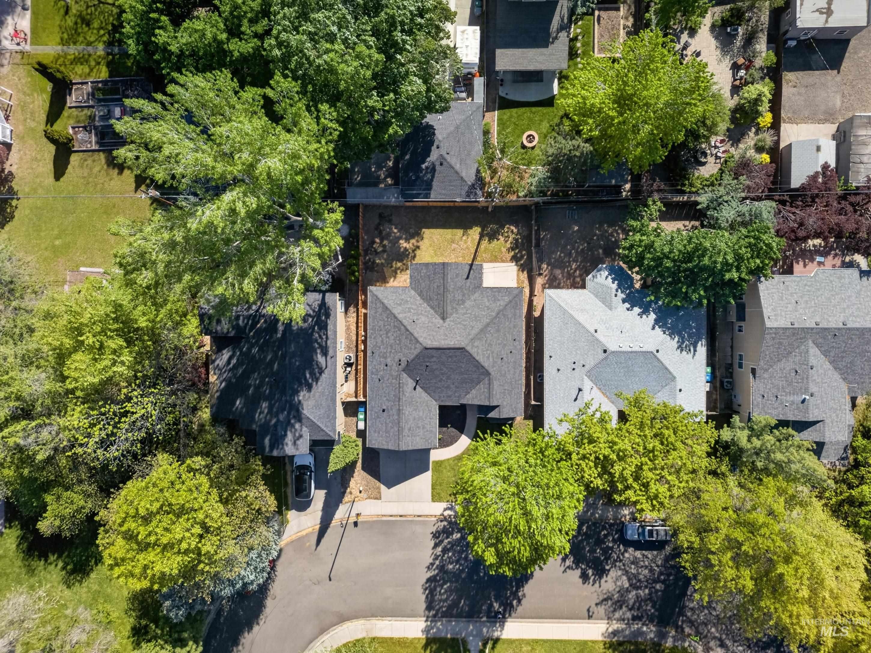 2732 W Good Ct., Boise, Idaho 83702, 3 Bedrooms, 2 Bathrooms, Residential For Sale, Price $665,000,MLS 98985169