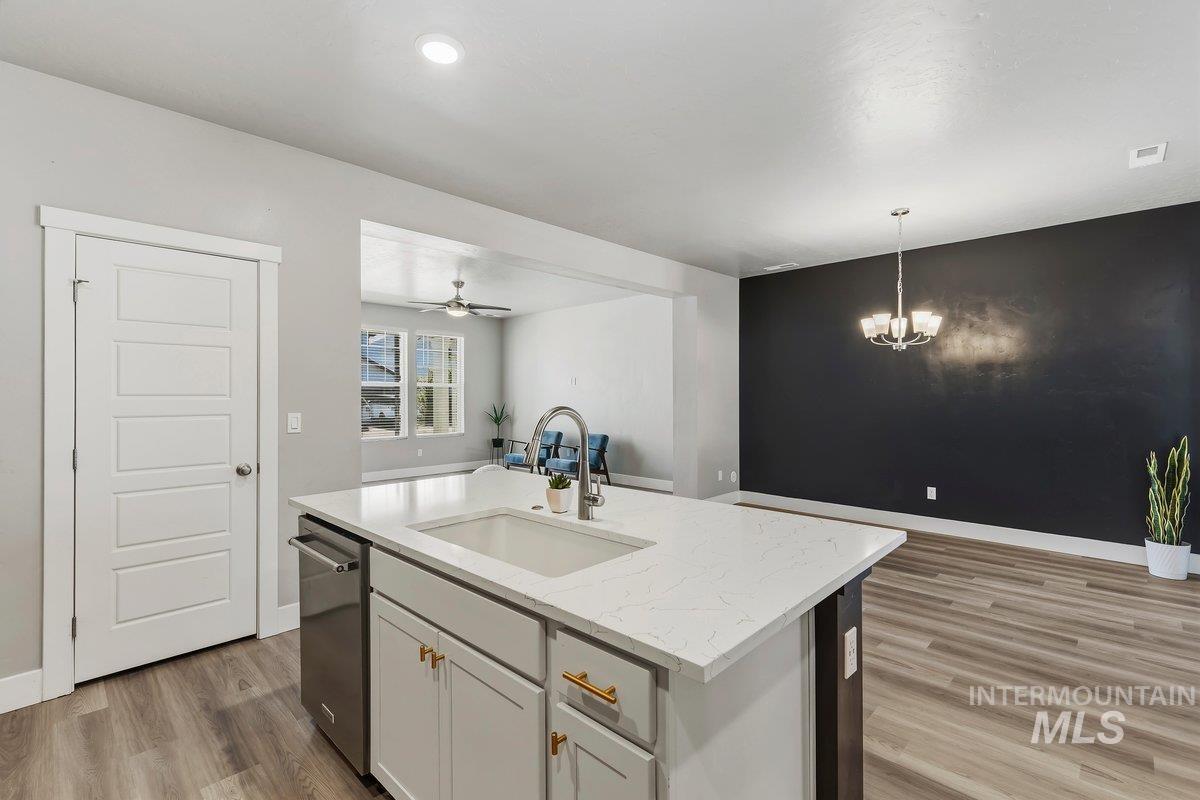 353 S Calf Creek, Meridian, Idaho 83642, 3 Bedrooms, 2.5 Bathrooms, Residential For Sale, Price $439,900, 98985174