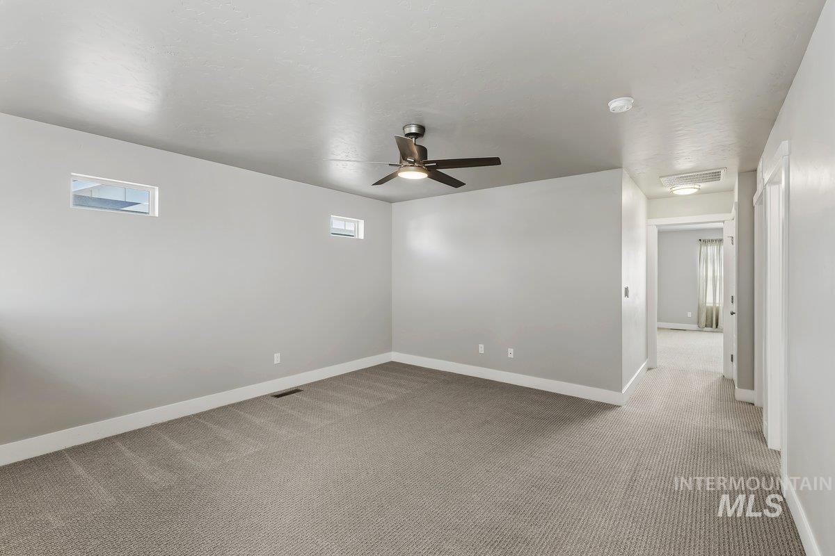 353 S Calf Creek, Meridian, Idaho 83642, 3 Bedrooms, 2.5 Bathrooms, Residential For Sale, Price $439,900, 98985174