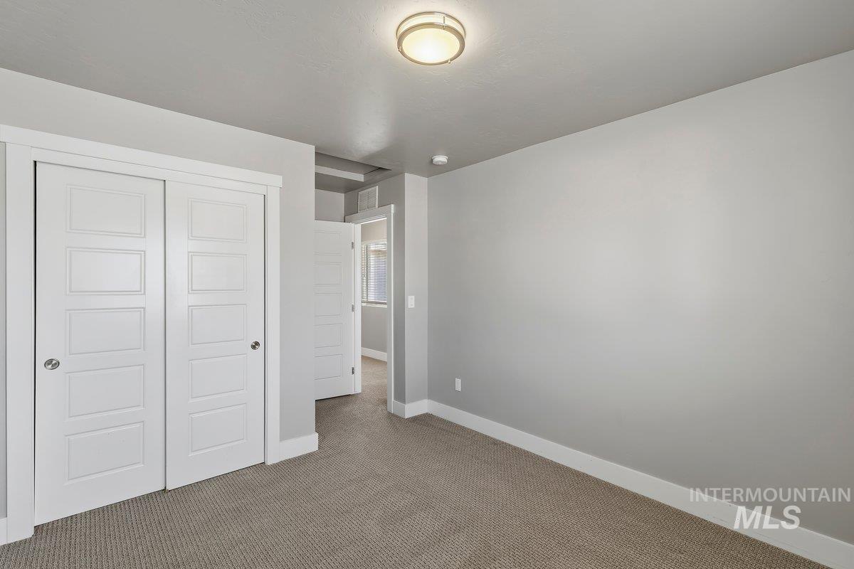 353 S Calf Creek, Meridian, Idaho 83642, 3 Bedrooms, 2.5 Bathrooms, Residential For Sale, Price $439,900, 98985174