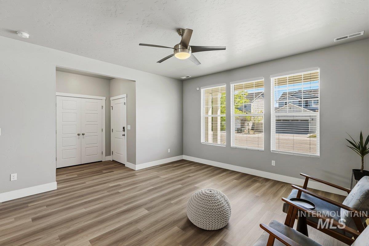 353 S Calf Creek, Meridian, Idaho 83642, 3 Bedrooms, 2.5 Bathrooms, Residential For Sale, Price $439,900, 98985174