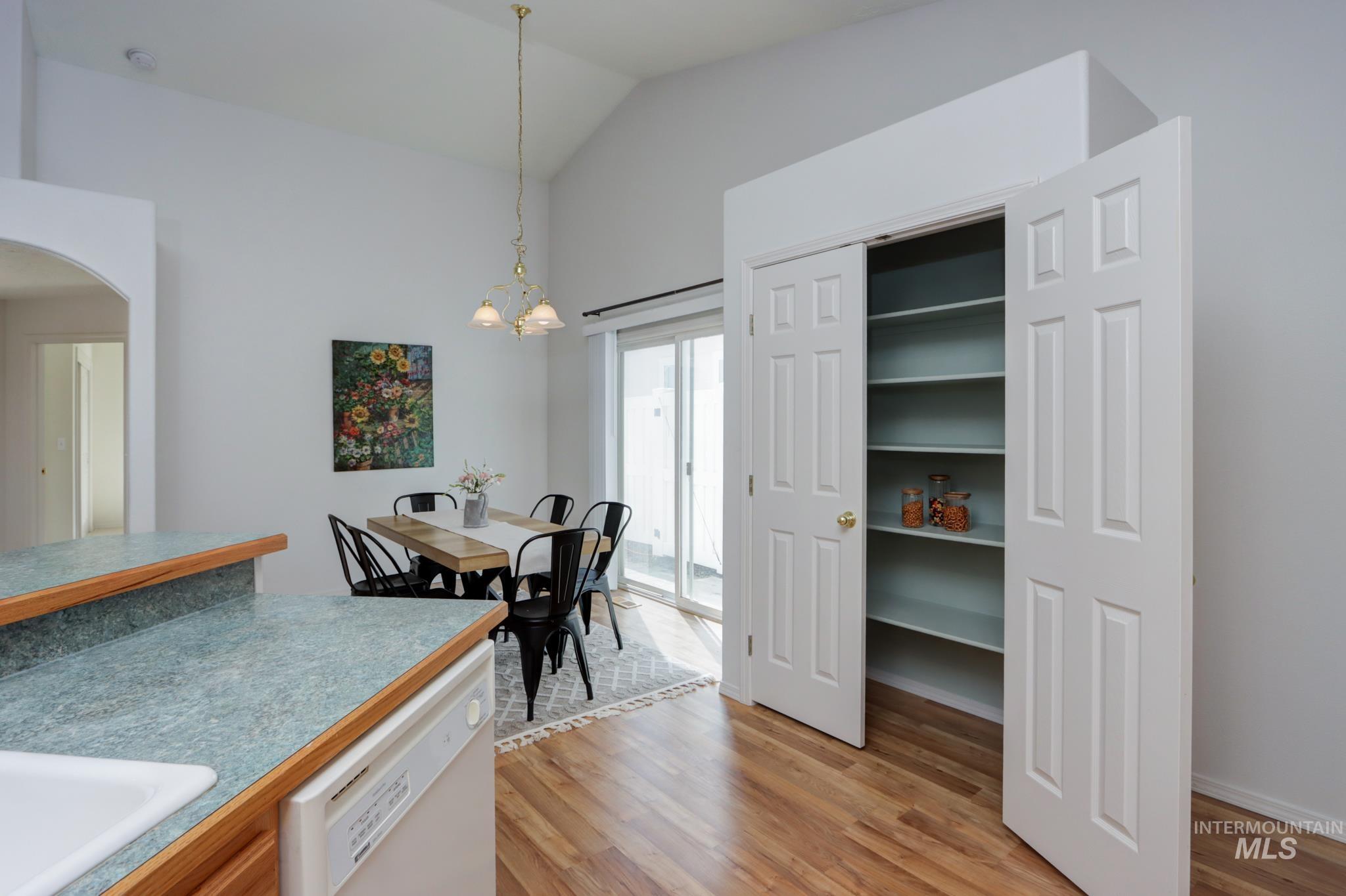 2640 N Englewood Way, Meridian, Idaho 83646, 2 Bedrooms, 2 Bathrooms, Residential For Sale, Price $384,000, 98985175