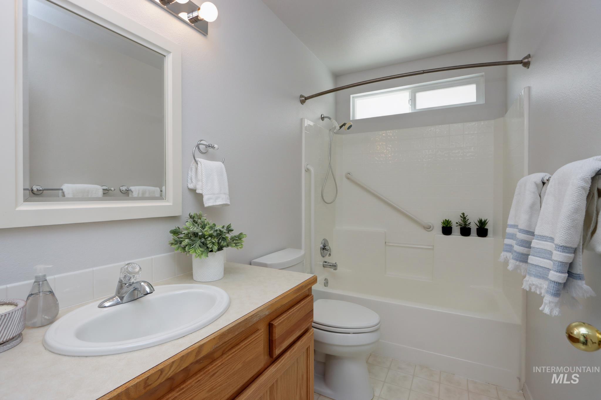2640 N Englewood Way, Meridian, Idaho 83646, 2 Bedrooms, 2 Bathrooms, Residential For Sale, Price $384,000, 98985175