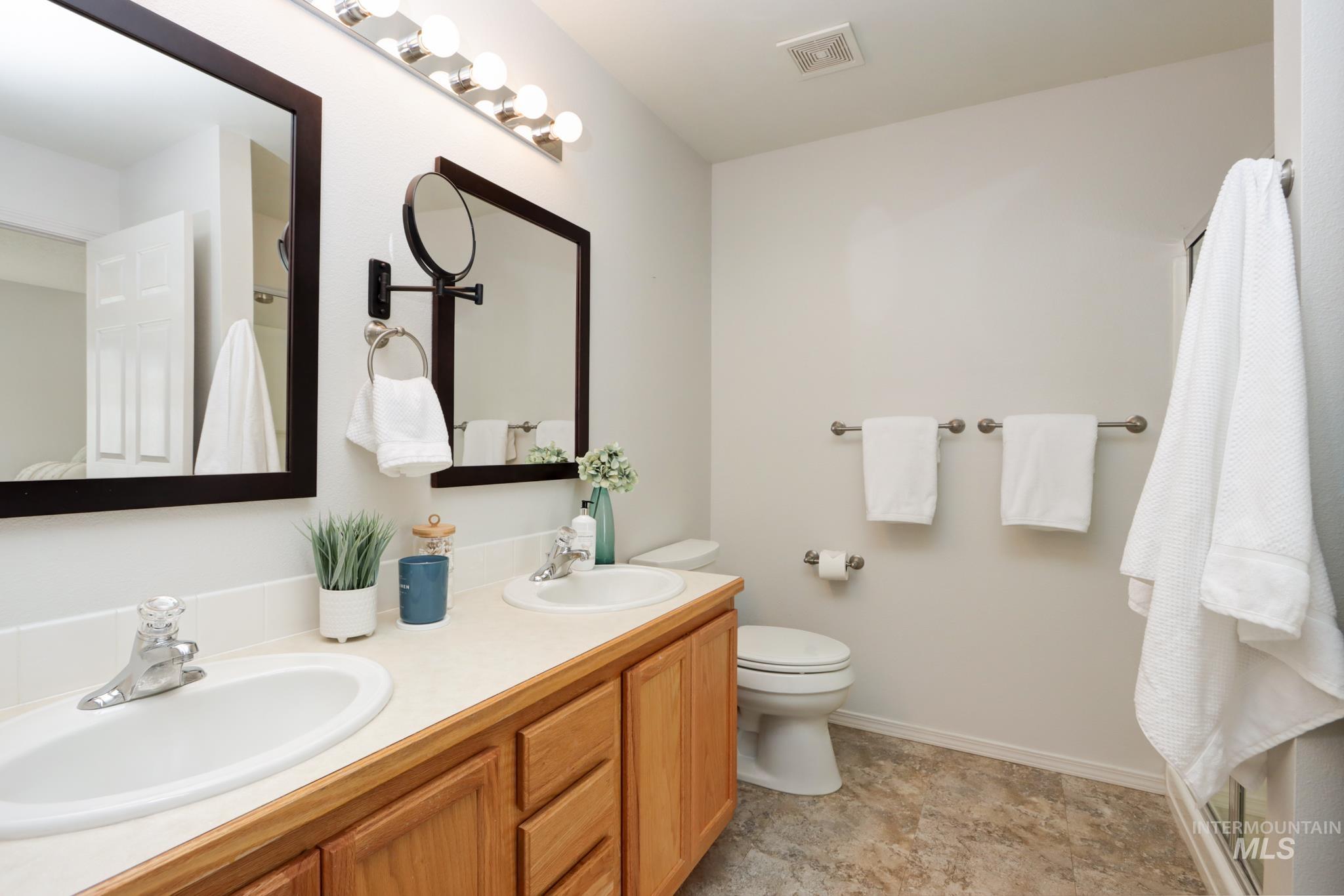 2640 N Englewood Way, Meridian, Idaho 83646, 2 Bedrooms, 2 Bathrooms, Residential For Sale, Price $384,000, 98985175