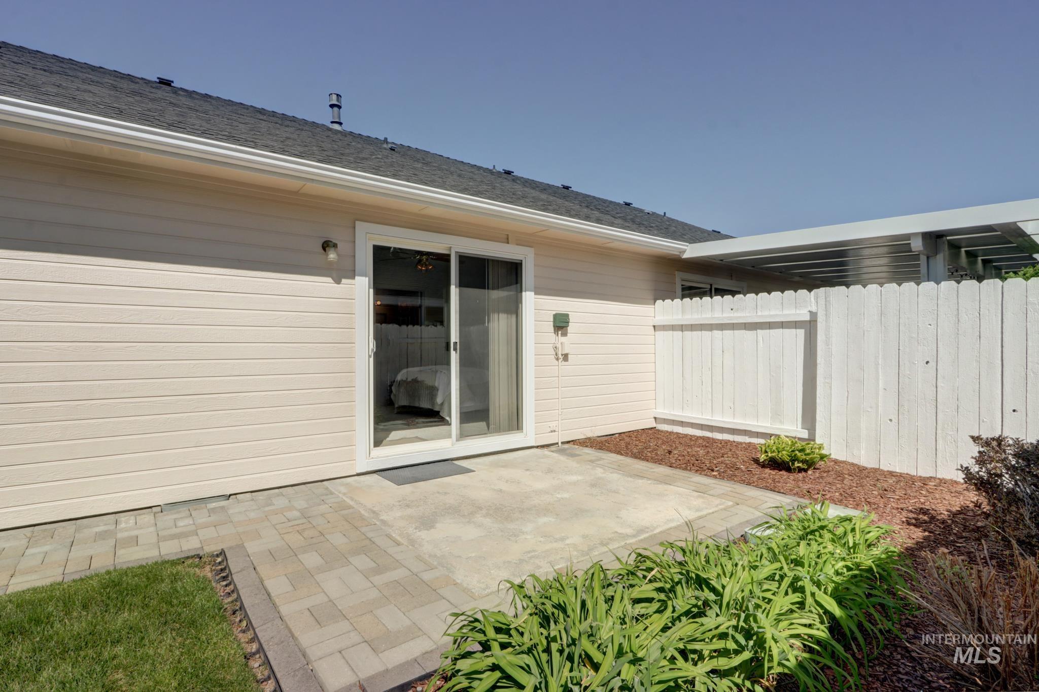 2640 N Englewood Way, Meridian, Idaho 83646, 2 Bedrooms, 2 Bathrooms, Residential For Sale, Price $384,000, 98985175