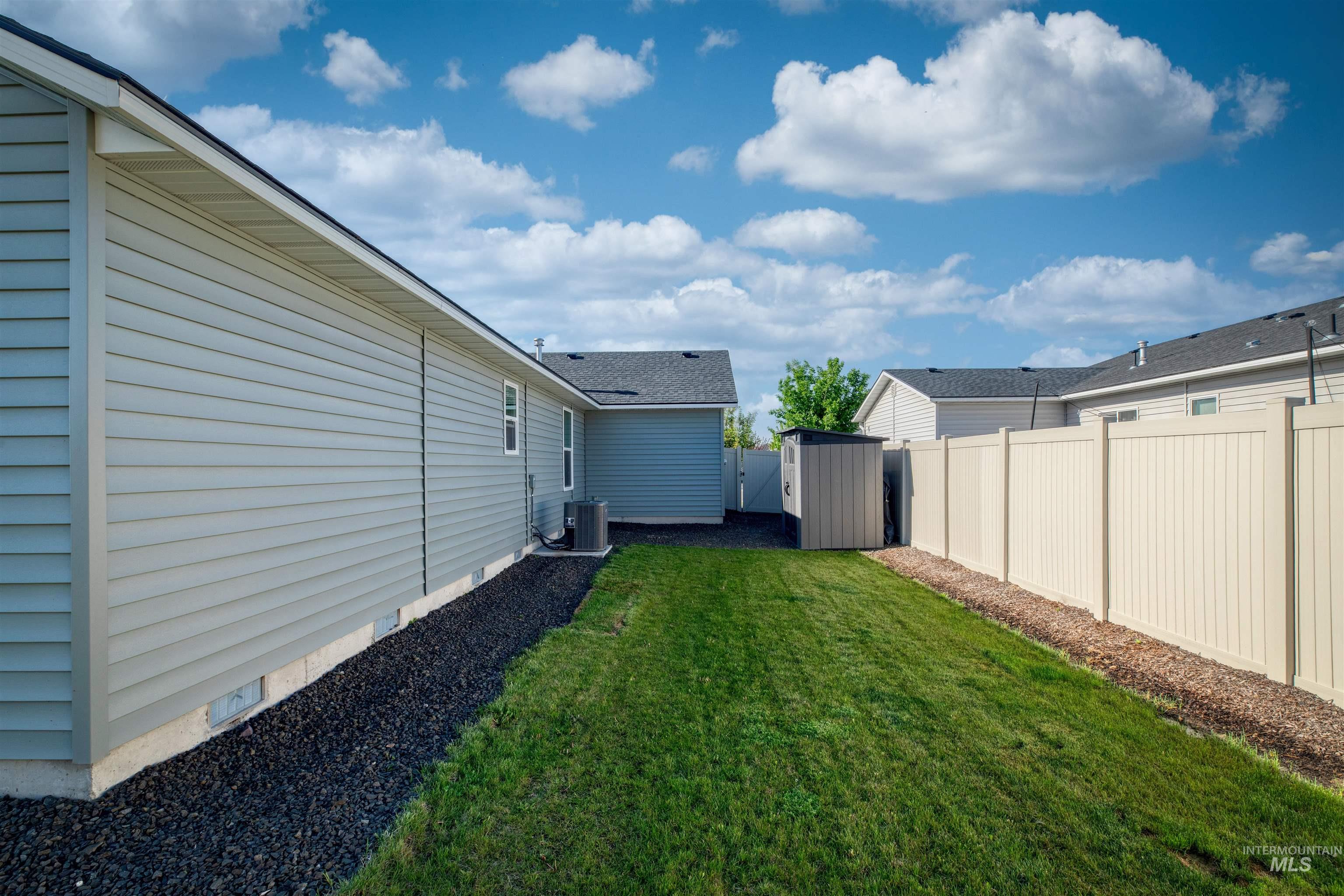 12792 Ashfield St, Caldwell, Idaho 83607, 3 Bedrooms, 2 Bathrooms, Residential For Sale, Price $429,900, 98985178