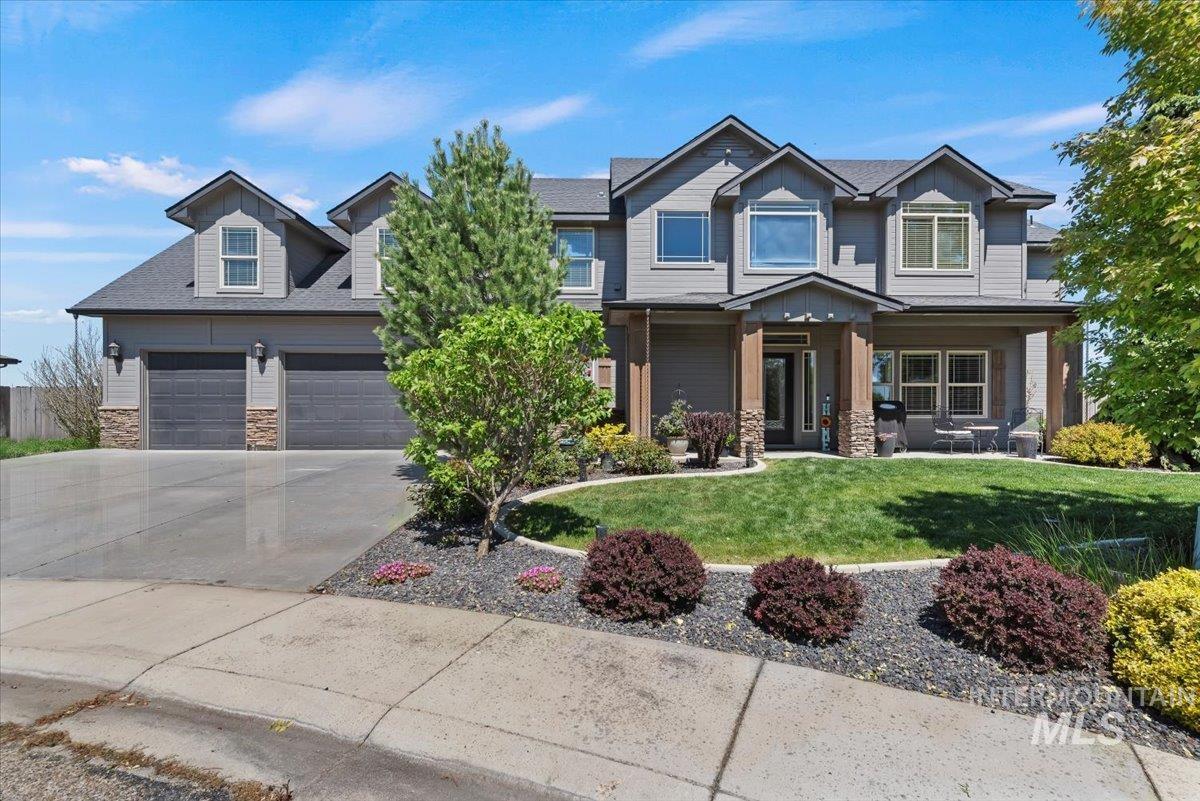 676 Kennedy Ct, Middleton, Idaho 83644-6027, 5 Bedrooms, 2.5 Bathrooms, Residential For Sale, Price $599,900, 98985185