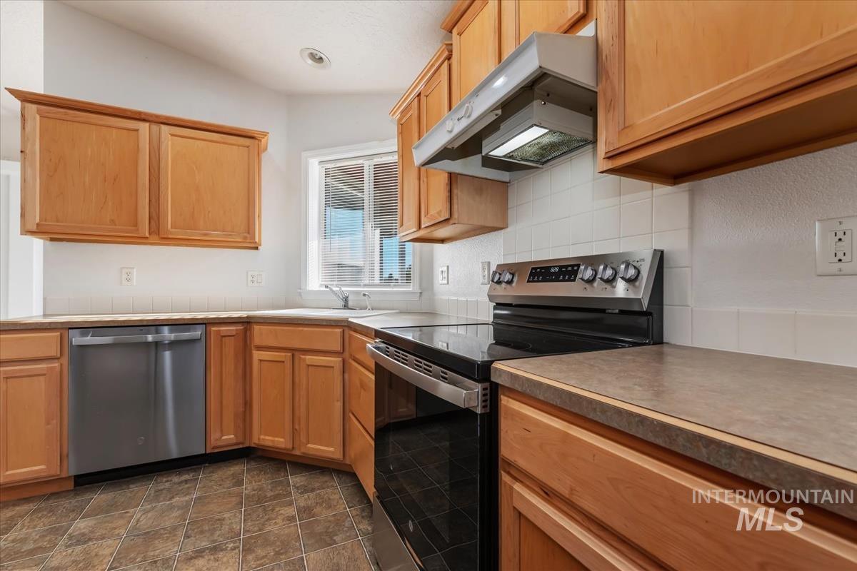 1435 Kyle Street, Mountain Home, Idaho 83647, 3 Bedrooms, 2 Bathrooms, Residential For Sale, Price $319,900,MLS 98985187