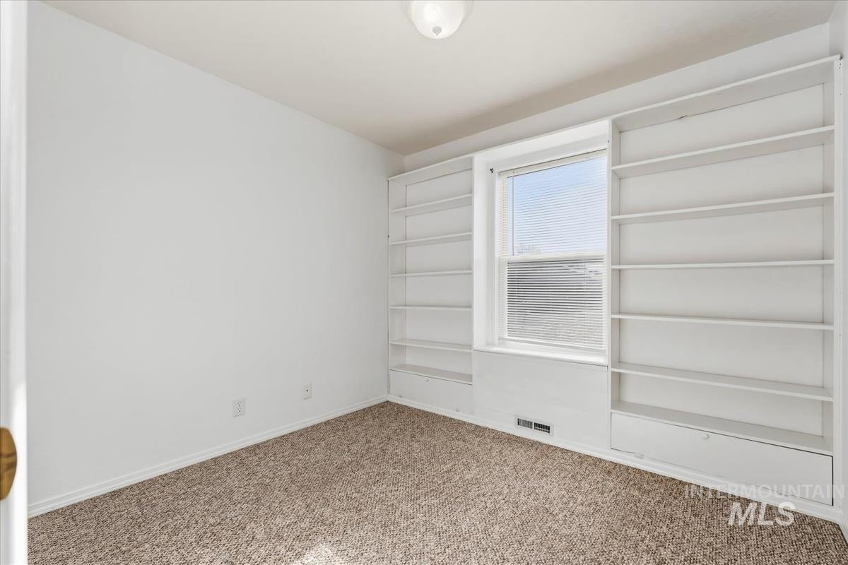 1435 Kyle Street, Mountain Home, Idaho 83647, 3 Bedrooms, 2 Bathrooms, Residential For Sale, Price $319,900,MLS 98985187