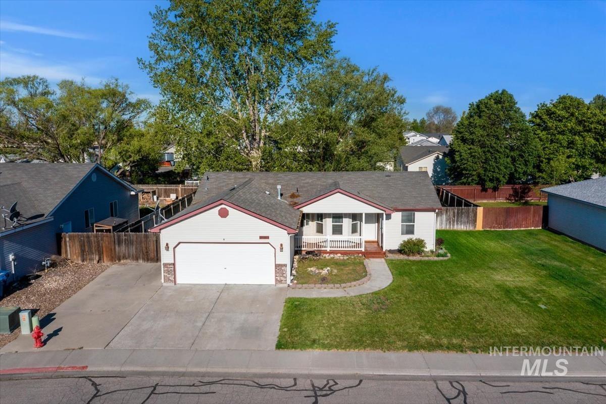 1435 Kyle Street, Mountain Home, Idaho 83647, 3 Bedrooms, 2 Bathrooms, Residential For Sale, Price $319,900,MLS 98985187